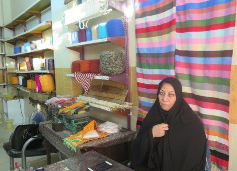 رکود بازار فروش صنایع دستی در سمنان ، هنرهای بومی و محلی حفظ شود