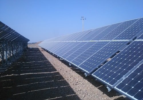 آغاز احداث نیروگاه خورشیدی در سمنان