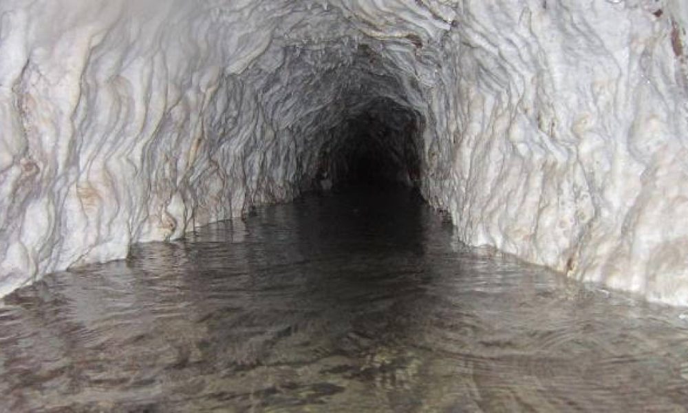 میزان برداشت سالانه آب از سفره های زیرزمینی استان