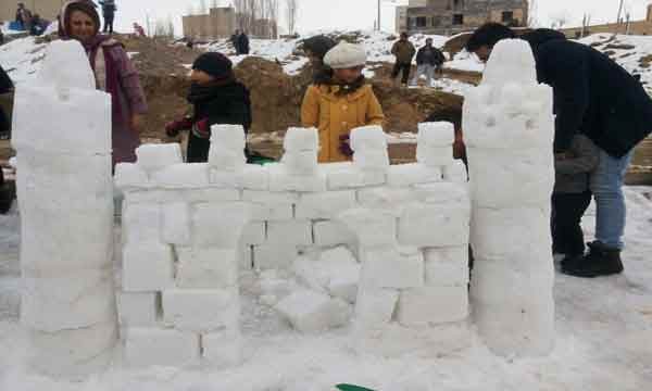 جشنواره مجسمه های برفی در شهمیرزاد/ گزارش تصویری