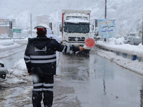 تردد ممنوع خودروهای سنگین در جاده های لغزنده استان