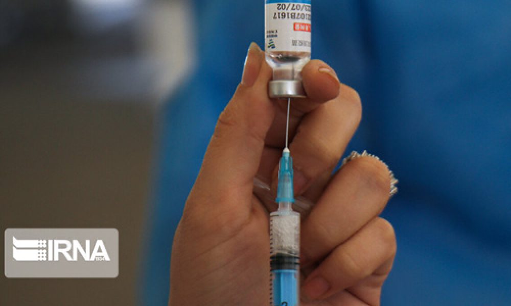 ۷۰۰۰ معلم در استان سمنان واکسن کرونا دریافت کردند