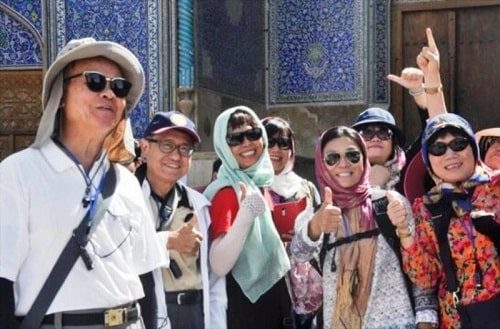 جاذبه‌های گردشگری سمنان به زبان چینی معرفی می‌شود