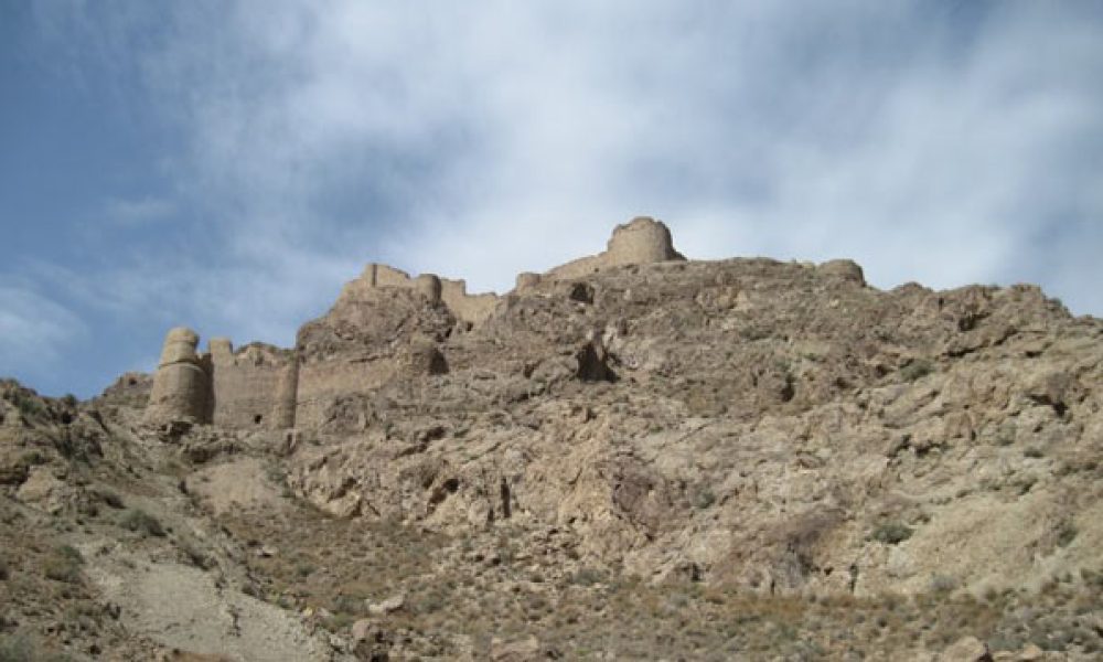 قلعه های سارو از دژهای دفاعی بسیار مهم خطه ی شرق ایران است