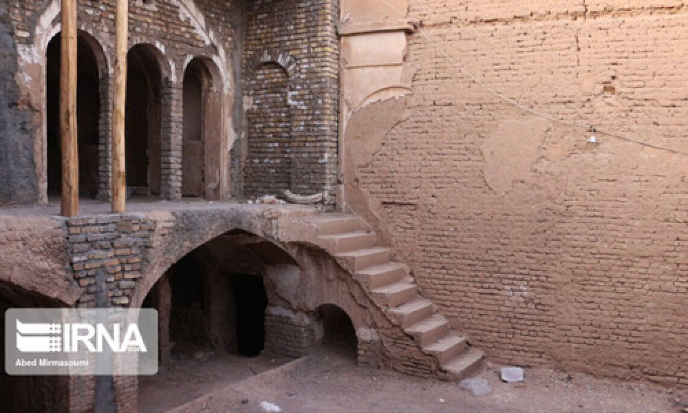 ۱۸ خانه تاریخی سمنان در حال مرمت است
