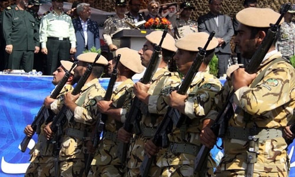 رژه نیروهای مسلح در استان سمنان آغاز شد
