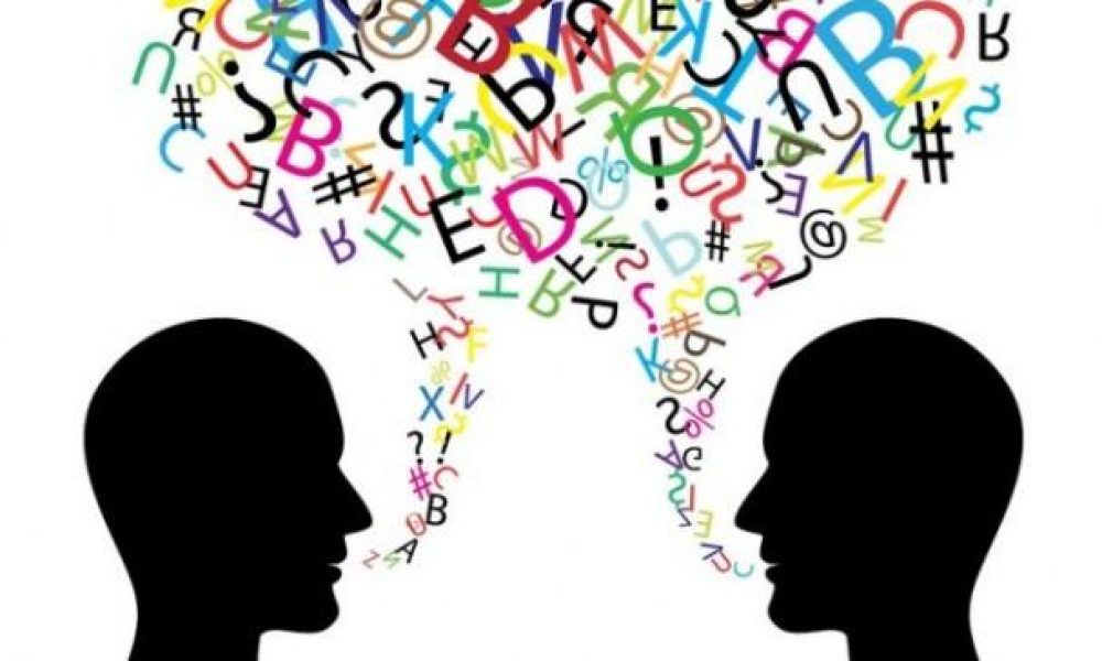 فرهنگ عمومی شامل آداب و رسوم، سنت‌ها ، محاورات، تاریخ،واژگان/فرهنگی