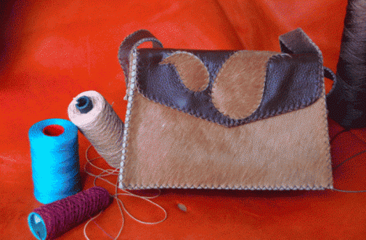 مرگ خاموش صنایع دستی سمنان/ بازار هنرهای سنتی کساد است