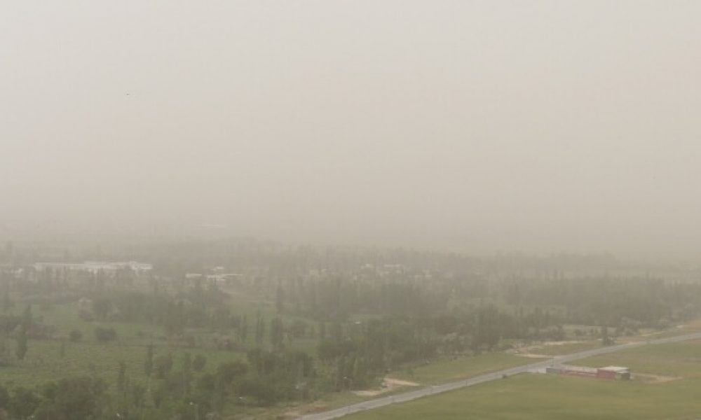 آسمان سمنان غبارآلود است/ غبارآلودگی هوا تا ۲ روز آینده ادامه دارد