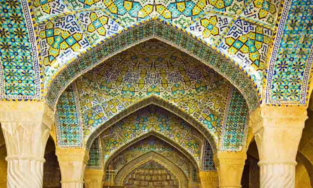 نصب نماد سنتی اسلامی در ورودی غرب سمنان