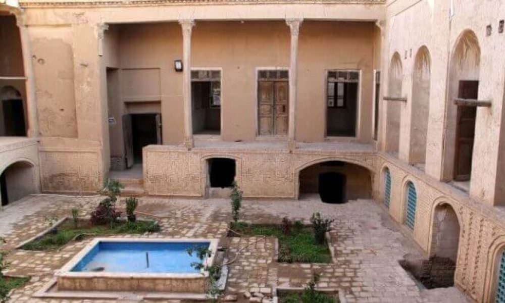 خانه های تاریخی سمنان با تغییر کاربری، میزبان گردشگران می شوند