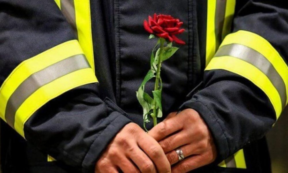 مراسم تشییع پیکر شهدای آتش نشان پلاسکو در مصلای تهران/گزارش تصویری