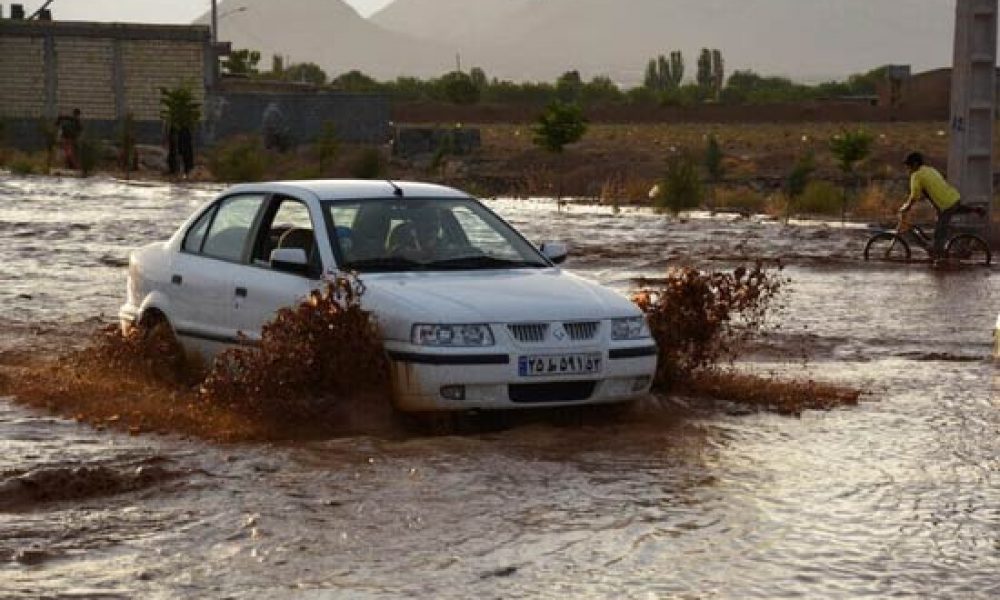 احتمال آب‌گرفتگی و سیلابی شدن جاده‌های سمنان در ۲ روز آینده