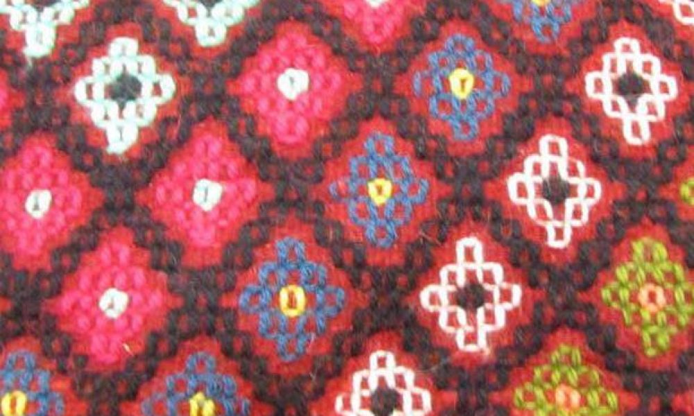 ۷ اثر هنرمندان سمنانی نشان ملی مرغوبیت صنایع دستی دریافت کردند