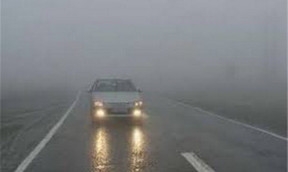 محورهای شمالی استان سمنان مه‌آلود است