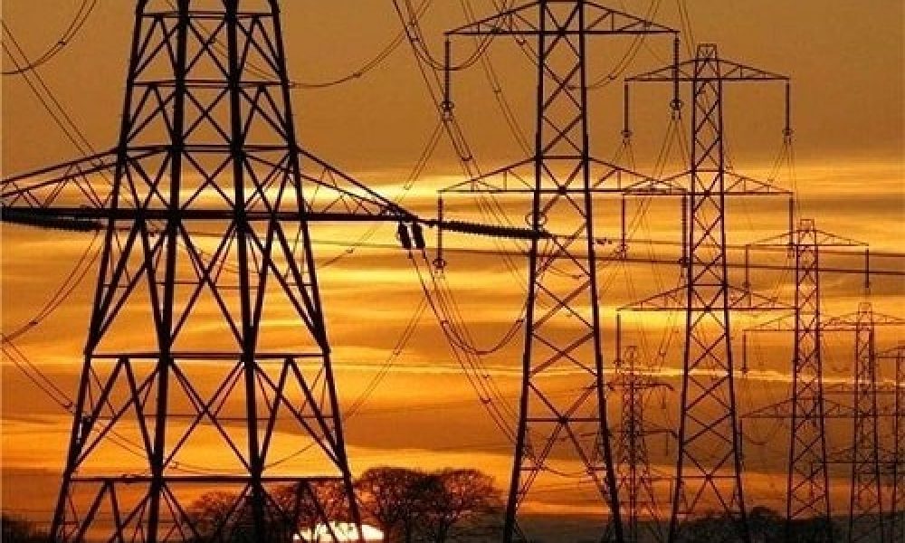 اجرای طرح توسعه ۵۸ ایستگاه هوایی توزیع برق
