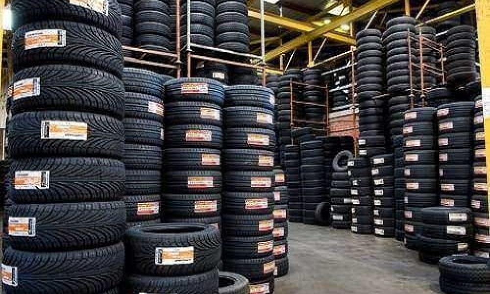 توزیع ۴۵۰ حلقه لاستیک برای رانندگان ناوگان تاکسی شهری