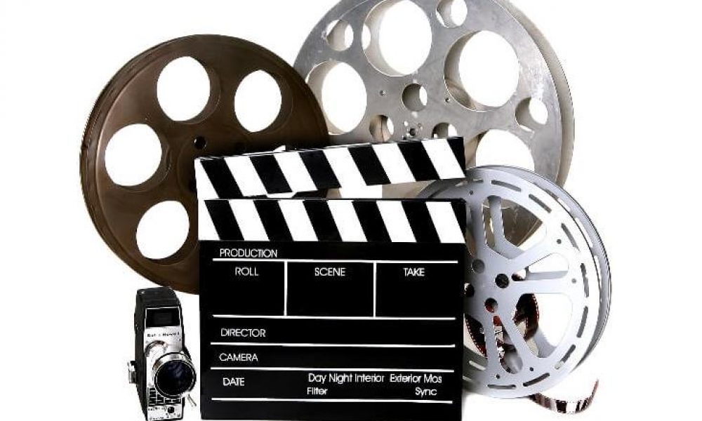 ۴۹فیلم در جشنواره منطقه‌ای سینمای کومش رقابت می کنند