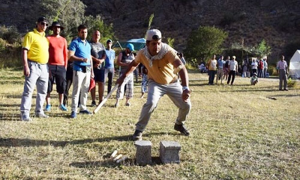 برگزاری جشنواره بازی‌های بومی و محلی شهرستان مهدیشهر