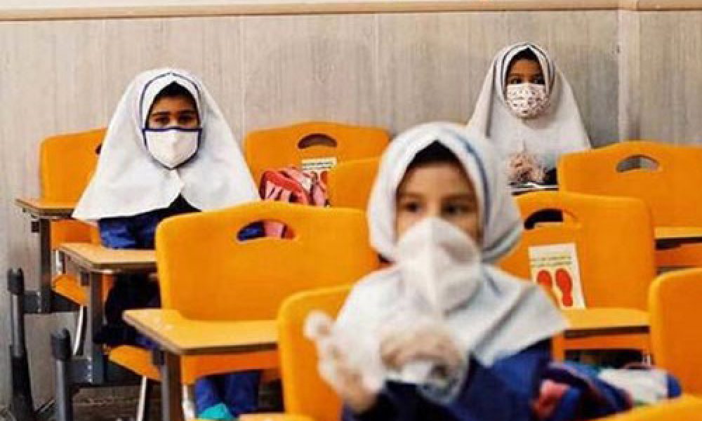 دانش‌آموزان سمنانی نصفه و نیمه راهی مدارس شدند