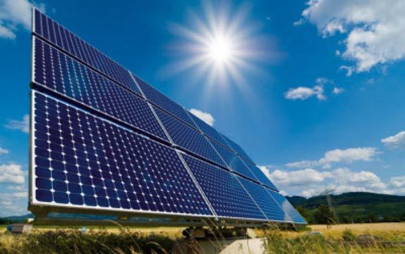 قرارداد نیروگاه برق خورشیدی در سمنان منعقد می شود