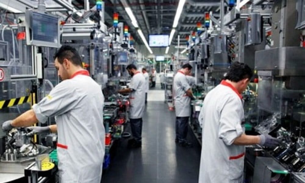 کاهش بیکاری در سمنان با تداوم حمایت از صنایع میسر می‌شود