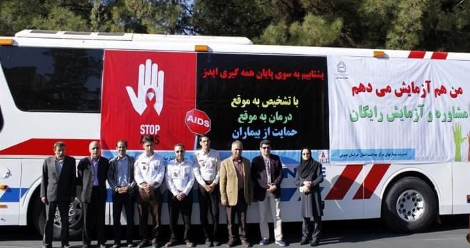 اتوبوس سلامت در دانشگاه سمنان مستقر شد