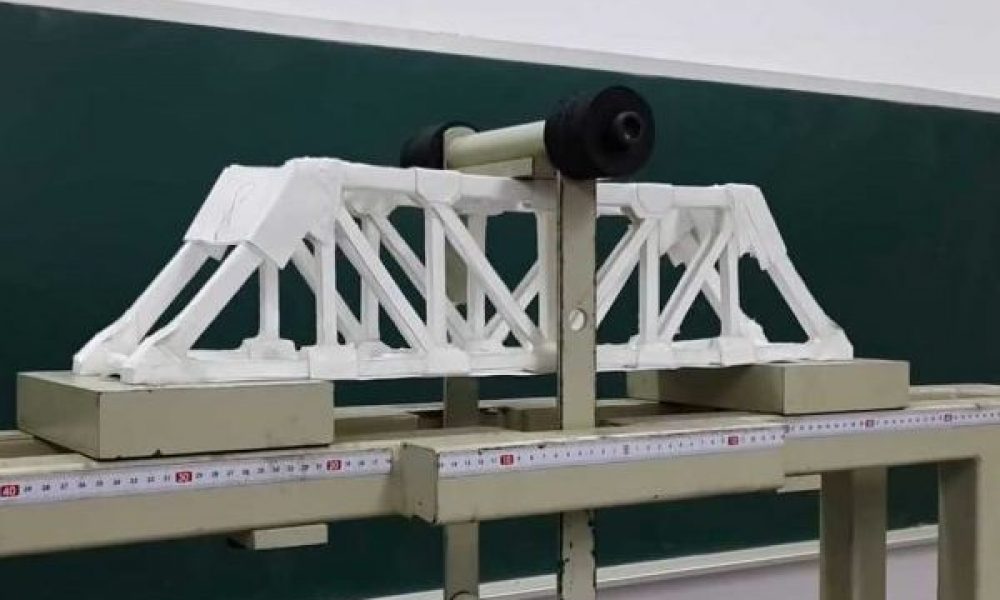 دومین دوره مسابقات کشوری پل مقوایی در دانشگاه سمنان برگزار می‌شود