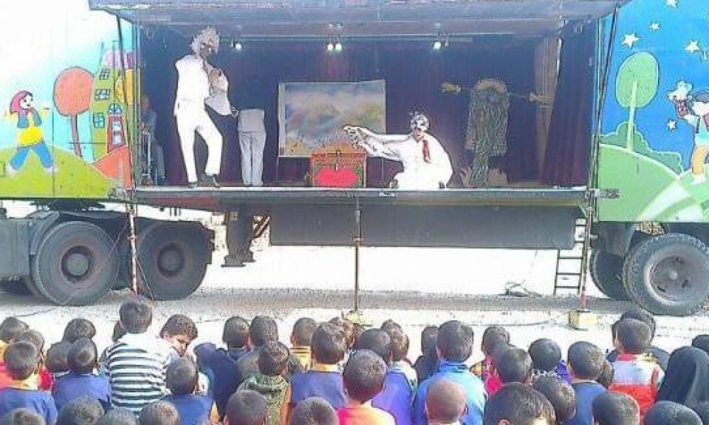 اجراهای تریلی سیار نمایش کانون در سمنان