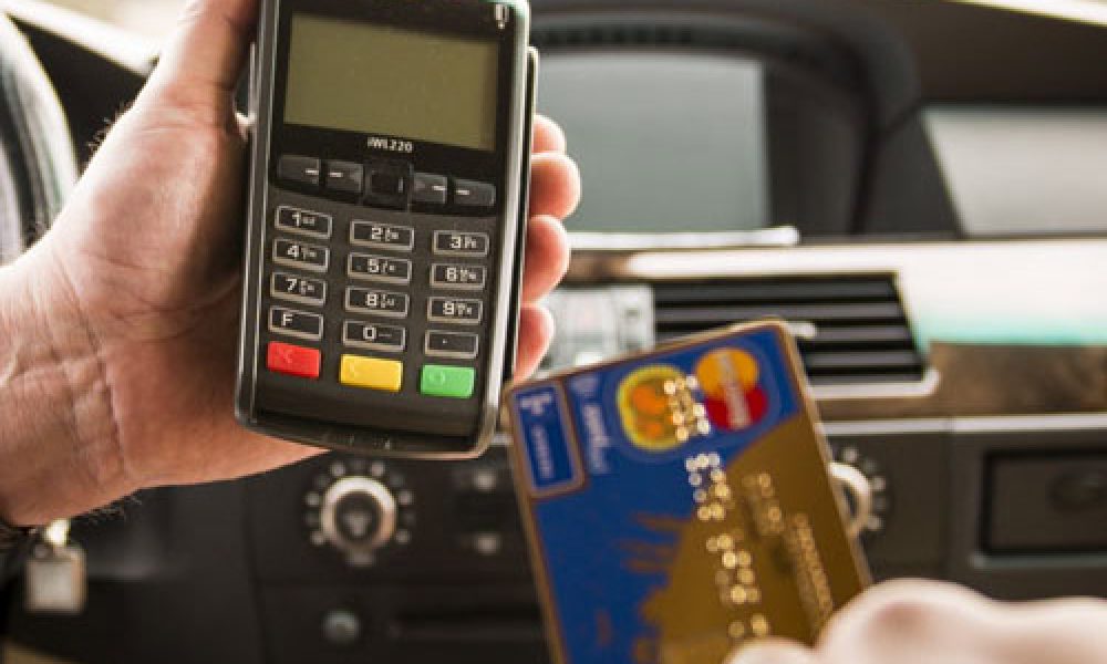 تاکسی‌های بدون کارتخوان در شهر سمنان تجهیز می‌شوند