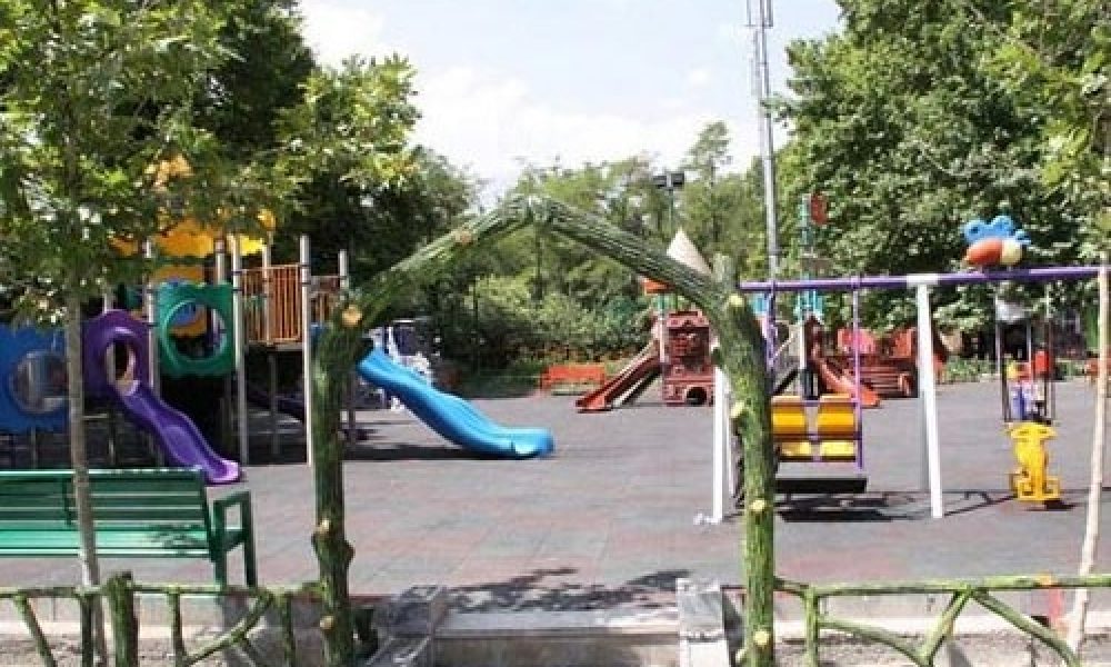 استاندارد بودن وسایل بازی و سرگرمی موجود در سطح شهر سمنان