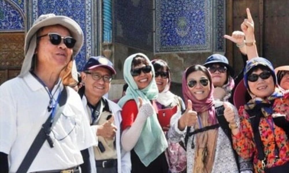 جاذبه‌های گردشگری سمنان به زبان چینی معرفی می‌شود