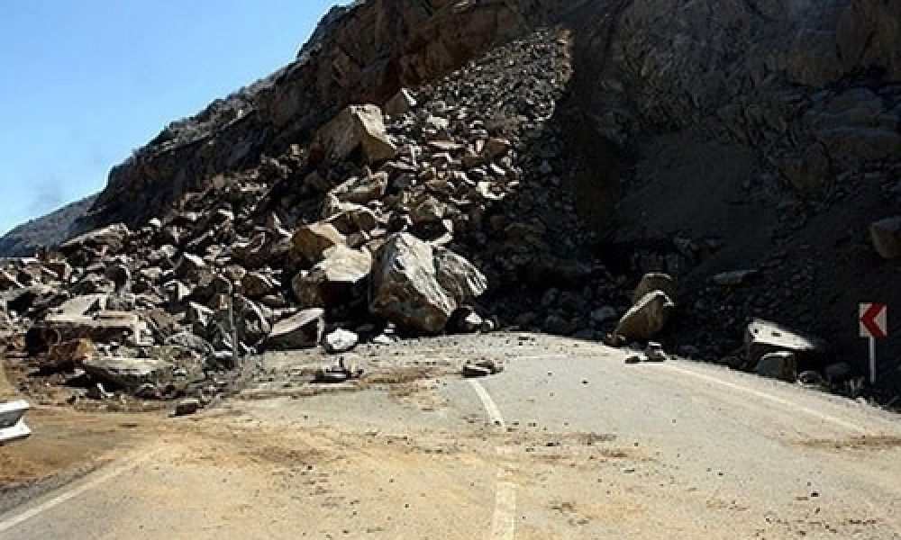 احتمال وقوع سیل و ریزش کوه در برخی محورهای مهدی‌شهر