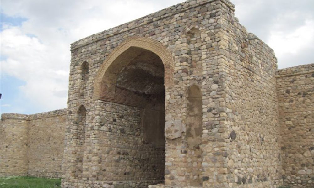 کاروانسرایی از سنگ های منحصر به فرد در سمنان