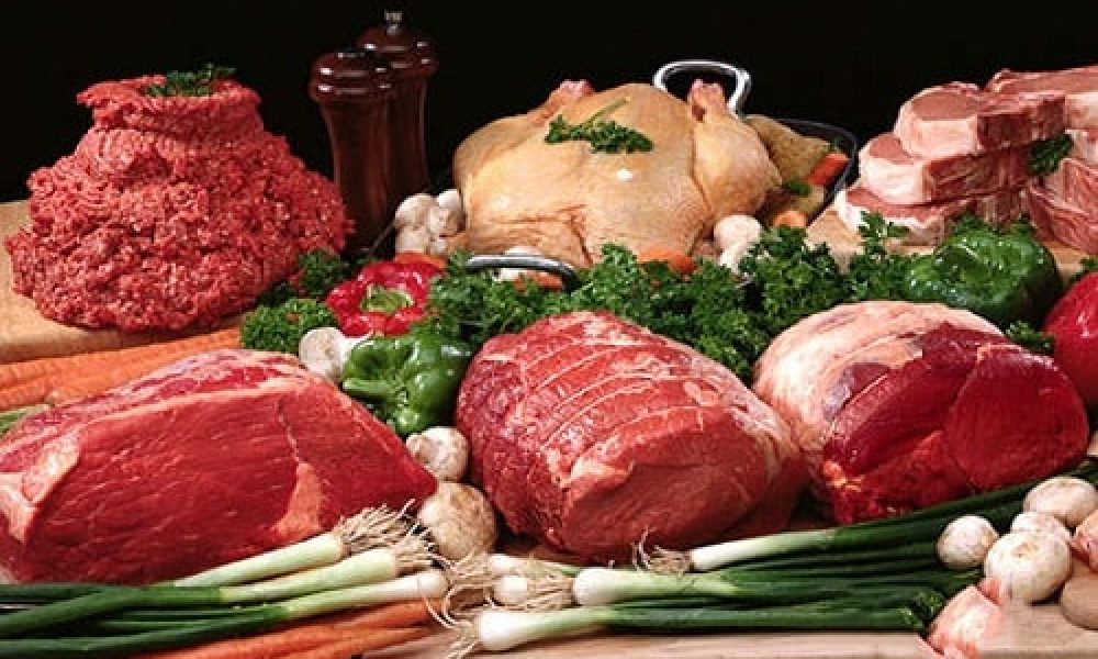 برخورد جدی با عرضه کنندگان میوه و گوشت گران در استان سمنان