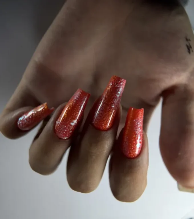 آموزش کاشت ناخن در سمنان توسط الیزا غیاثی