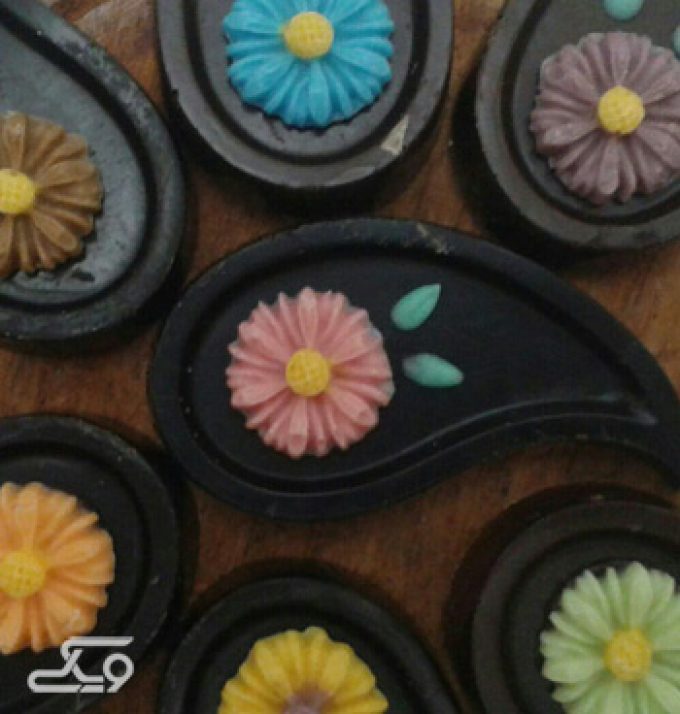 شکلات طرح ترمه و تزیین گل 