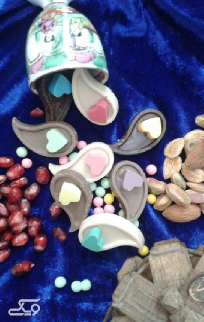 شکلات طرح ترمه و تزیین قلب