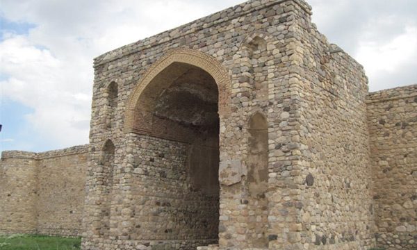 کاروانسرایی از سنگ های منحصر به فرد در سمنان