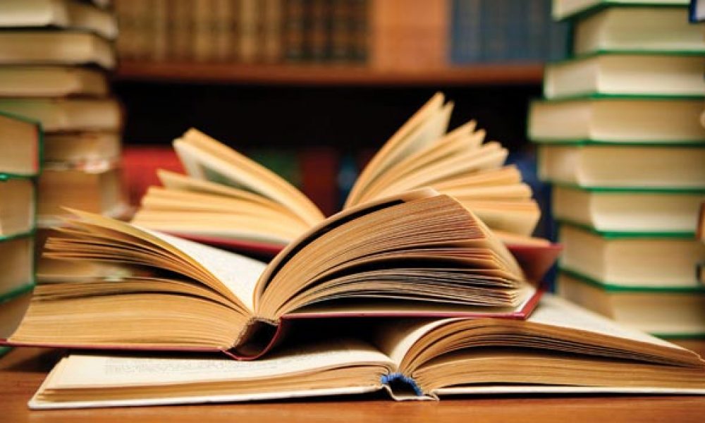 اهدای بیش از ۳۳ هزار جلد کتاب به کتابخانه‌های استان سمنان