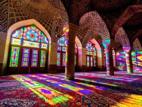 مقایسه شیراز و مشهد؛ کدام یک برای مسافرت بهتر است؟