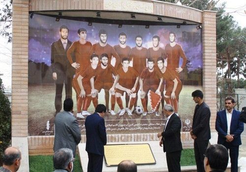 یادمان شهدای فوتبال سمنان با حضور بیرانوند رونمایی شد